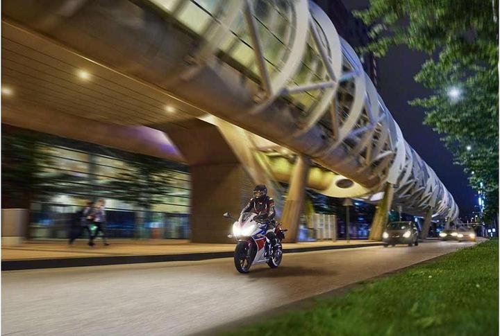Produktbild Philips Motorradscheinwerferlampen (H4)