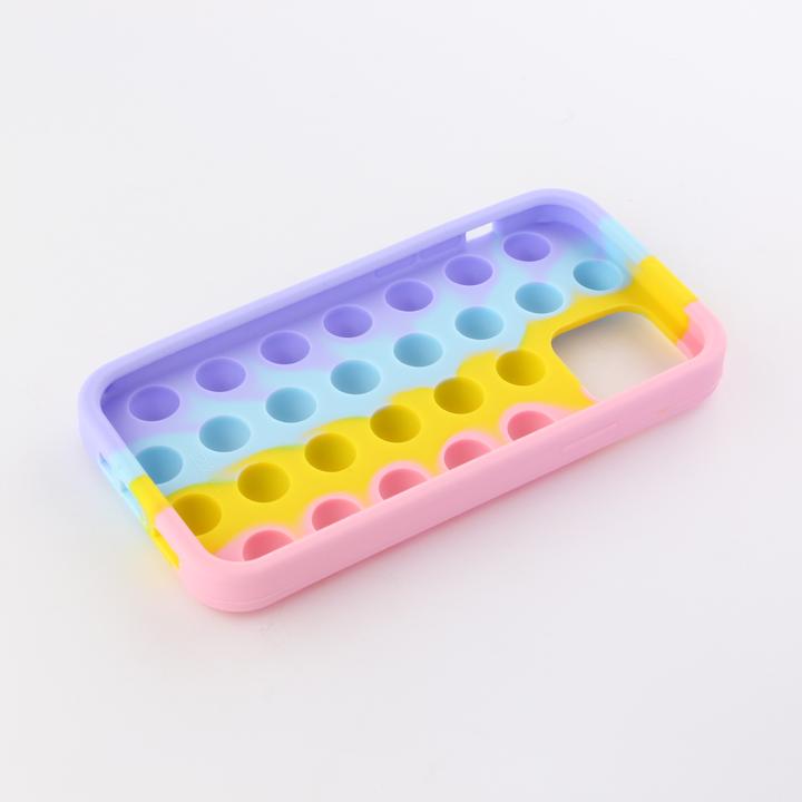 Image du produit PhoneLook Coque Silicone jeu éclate bulles anti-stress arc-en-ciel (Apple iPhone 13 Pro)