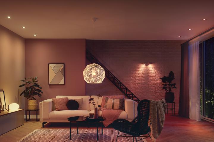 Actual product image Philips Hue White Ambiance (E27, 15 W, 1600 lm, 1 x, F)