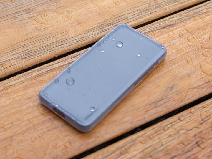 Actual product image Quad Lock Poncho (Samsung Galaxy S10e)