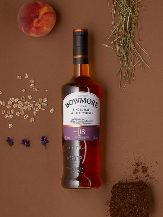 Actual product image Bowmore 18 years (Single Malt, Scotch whisky, 1 x 70 cl)