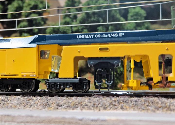 Produktbild Märklin Gleisstopfmaschine Unimat 09-4x4/4S E3 (Spur IV)