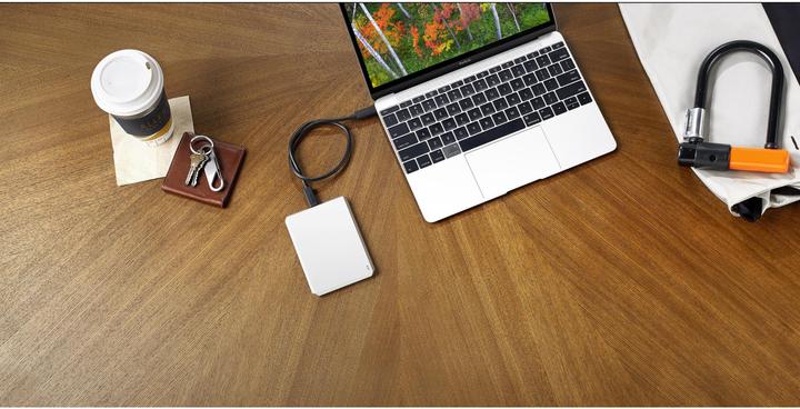 Produktbild LaCie Mobile Drive - Moon Silver (1 TB)