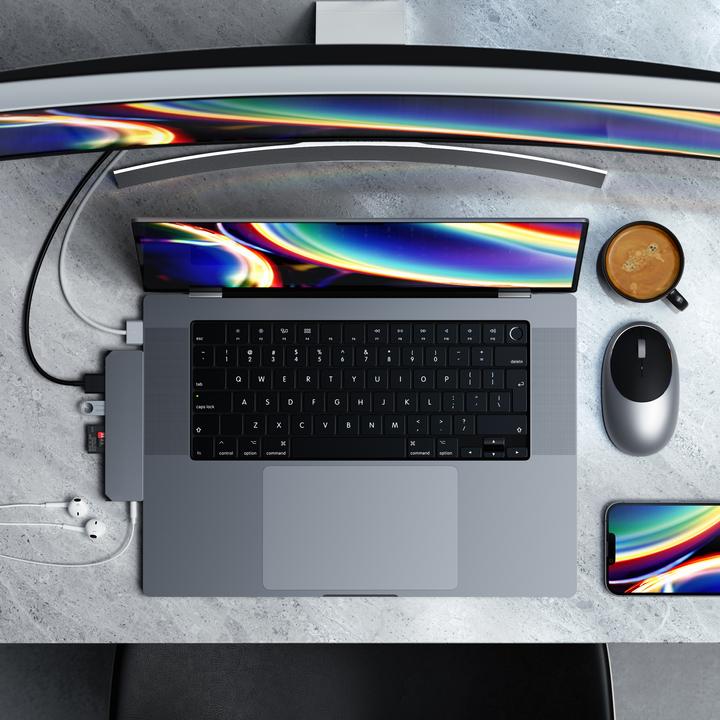 Actual product image Satechi Dual USB-C Pro Hub Max (USB-C, 7 Ports)