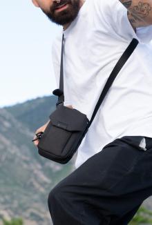 Actual product image Wandrd X1 Cross Body Bag Small Zwart (Camera shoulder bag, 1 l)