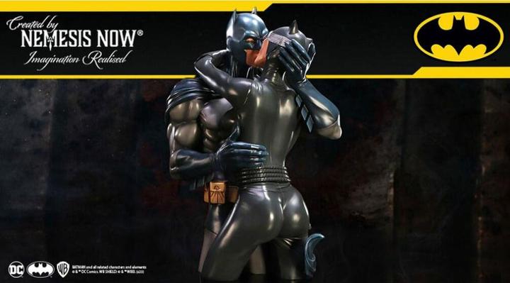 Produktbild Nemesis Now DC Comics Büste Batman & Catwoman 30 cm