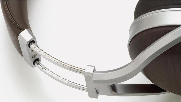 Actual product image Denon Ah-D5200 (No noise cancelling, Cable)
