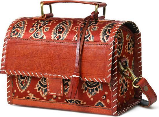 Produktbild Only-Bags.Store Maroon Mystique Ajrakh Satchel Geldbörse