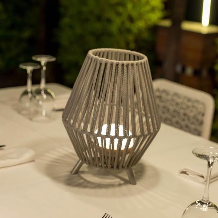 Produktbild Newgarden CONTA LED Tischleuchte, kabellos, Fernbedienung, USB, Akku, Aussen & Innen IP54 (900 lm, IP54)