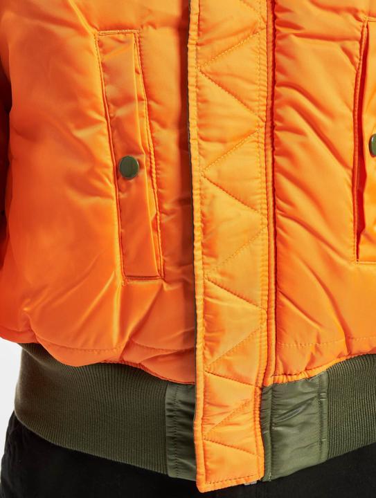 Actual product image Alpha Industries MA-1 (L)