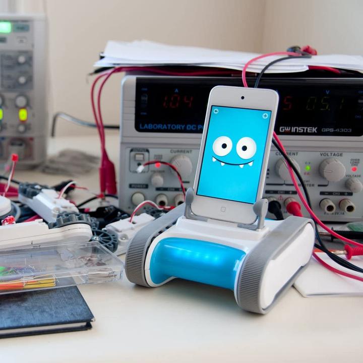 Produktbild Romotive Romo Robot - Intelligenter Spiel- und Lernroboter mit Lightning-Anschluss