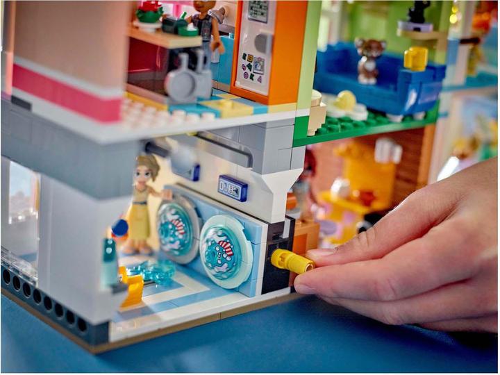 Produktbild LEGO Heartlake City Wohn- und Einkaufsstrasse (42670, LEGO Friends)