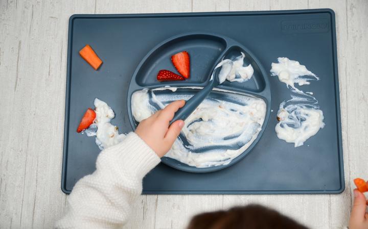Image du produit Minikoioi Mat - Deep Blue - Tapis d'alimentation/cuisson en silicone, Set de table en silicone