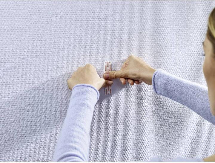 Actual product image tesa Glue nail