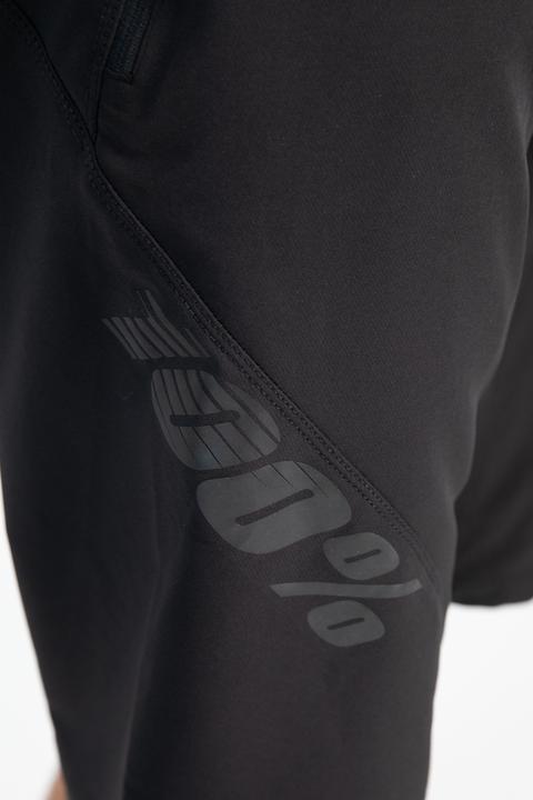 Actual product image 100% Airmatic men short (36)