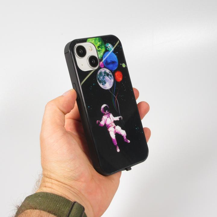 Produktbild PhoneLook Hülle Silikon Glossy integriertes LED Licht mit USB-C Anschluss Floating Astronaut (Apple iPhone 15)