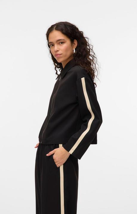 Actual product image Vero Moda VMCHRISSY Leichte Jacke Jacke (44)