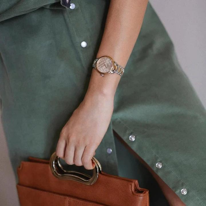 Actual product image Burberry The Classic (32 mm)