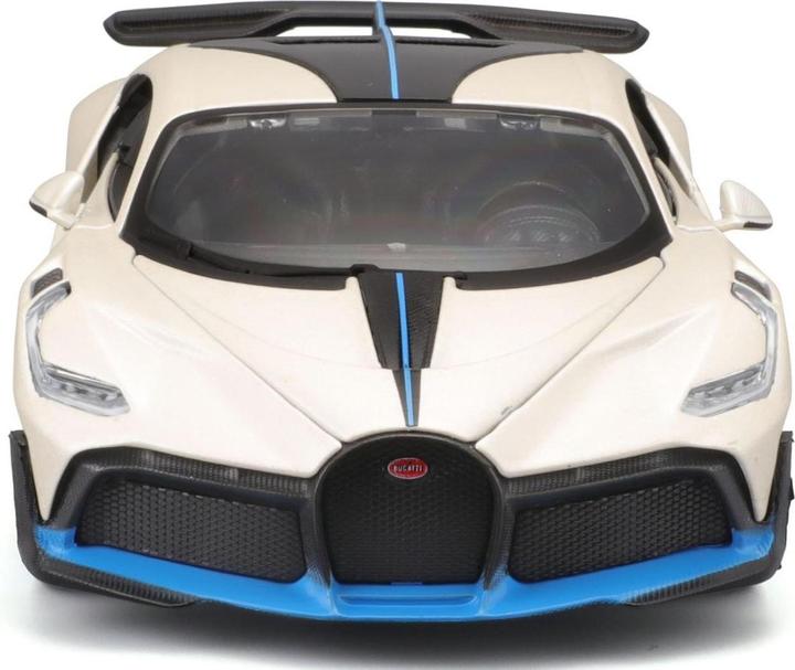 Actual product image Maisto Bugatti Divo 1/24 white metallic