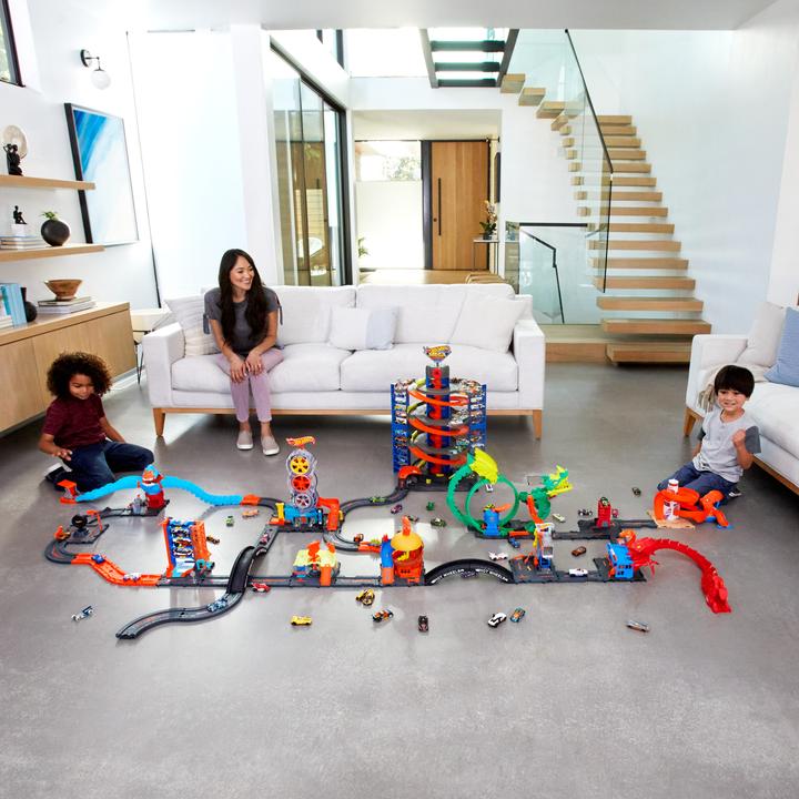 Actual product image Hot Wheels Track Builder Unlimited Canister Stunt Box