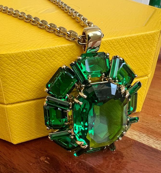 Actual product image Swarovski Millenia Necklace Various Cuts Green Gold (Metal with gold alloy coating, 80 cm)