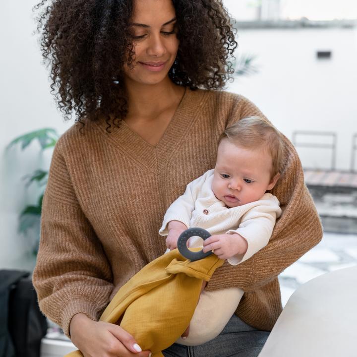 Actual product image Doomoo Mom'n Play nursing cape (100 cm, 85 cm)