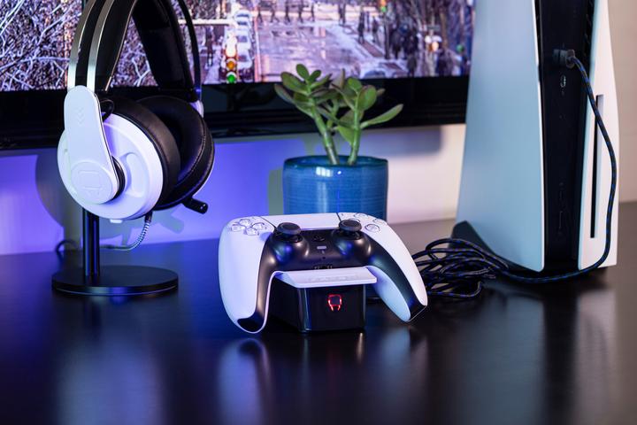 Actual product image Venom PS5 Controller Charger Docking Station (PS5)