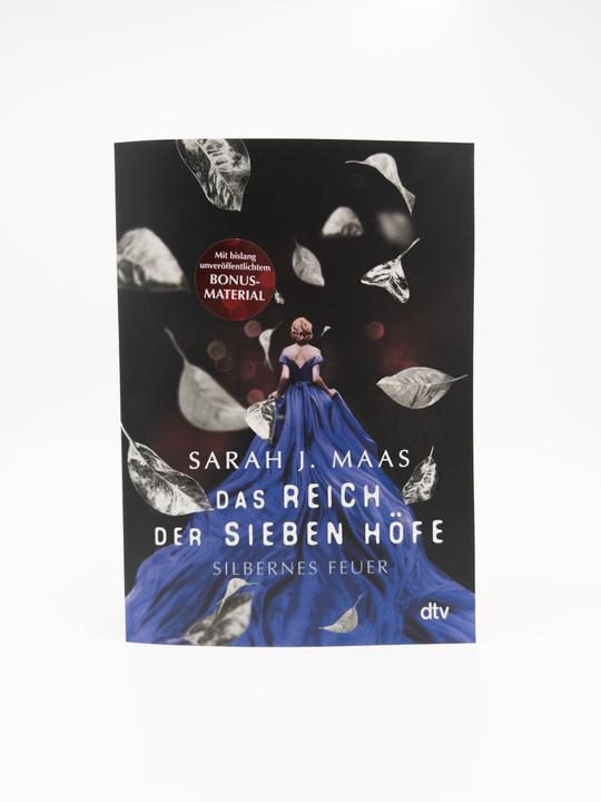 Actual product image Das Reich der sieben Höfe – Silbernes Feuer (German, Sarah J. Meuse, 2023)