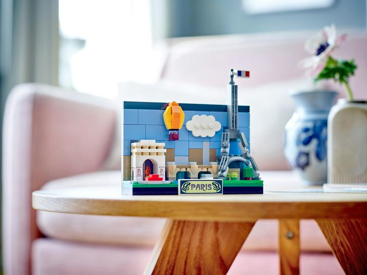 Image du produit LEGO Carte postale Creator de Paris (40568, LEGO Creator 3-in-1)