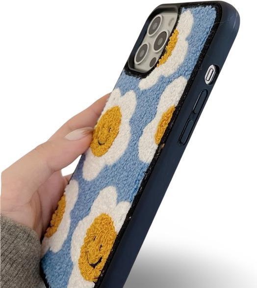 Produktbild RPD iPhone 15 Pro Max - Flower Smiles Knit Case - Blau mit Stickerei (Apple iPhone 15 Pro Max)