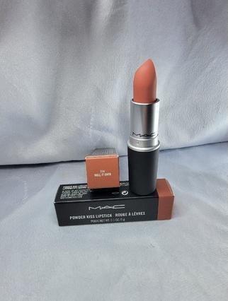 Immagine prodotto MAC Cosmetics Rossetto Powder Kiss (Gira a sinistra)