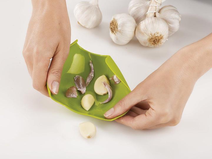 Actual product image Joseph Joseph Scroll garlic peeler