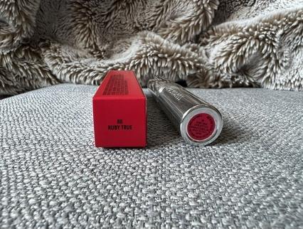 Immagine prodotto MAC Cosmetics M.A.C. Rossetto Locked Kiss Rubino Vero (Rubino vero)