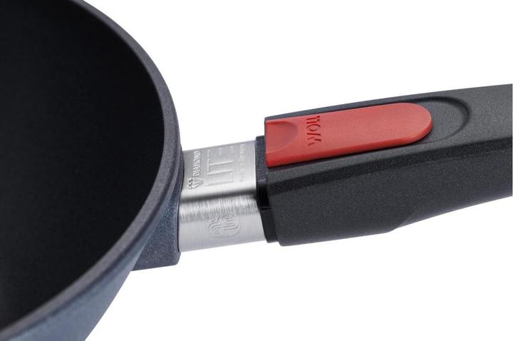 Actual product image Woll Diamond Lite (30 cm, Wok, Cast aluminium)