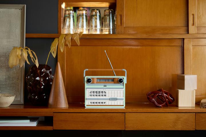 Image du produit LEGO Radio de poche rétro (10334, LEGO Icons, LEGO difficiles à trouver)