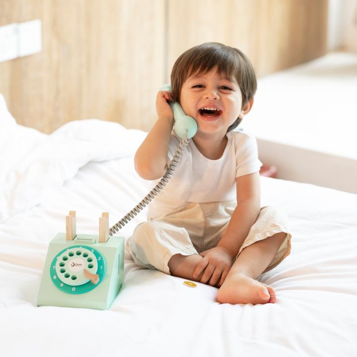 Produktbild Classic World Spieltelefon (Deutsch)