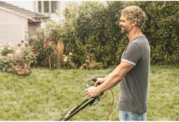 Produktbild Bosch Home & Garden AdvancedRotak 650 (Netzbetrieb)