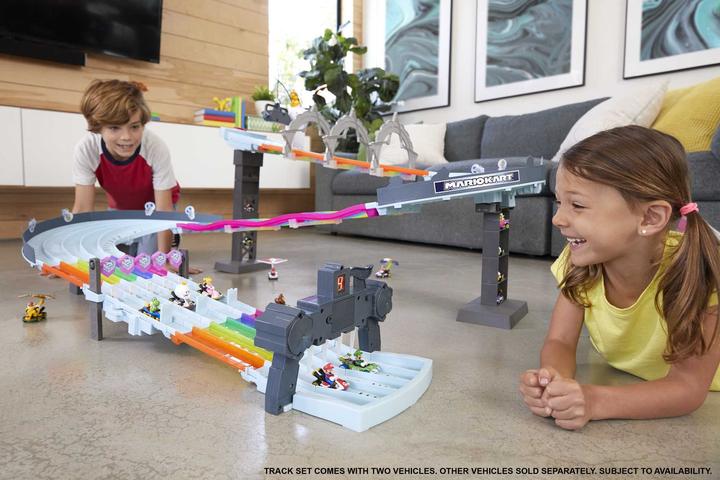 Actual product image Hot Wheels Mario Kart Rainbow Race Set playset