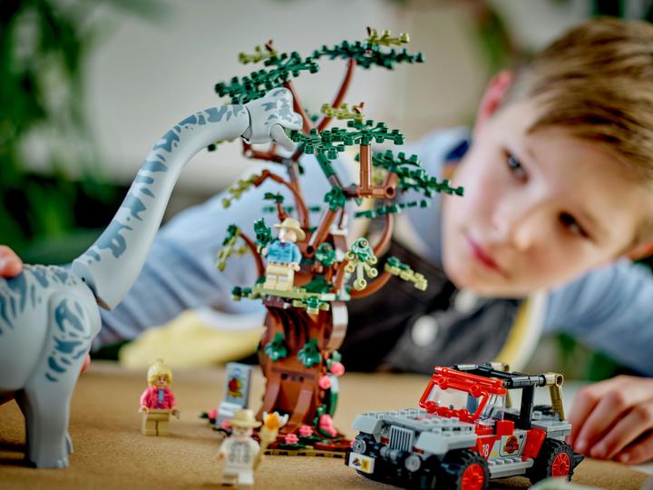 Actual product image LEGO 76960 Discovery of the Brachiosaurus (76960, LEGO Jurassic World)