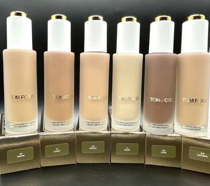 Actual product image Tom Ford Flawless Glow Foundation SPF30 30 ml 7.0 Tawny (7.0 Tawny)
