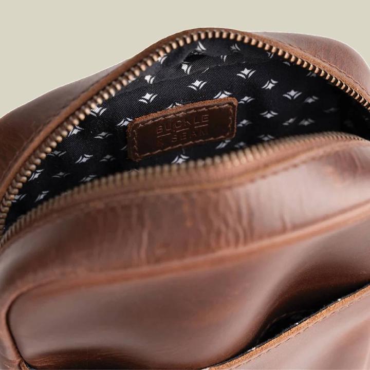 Image du produit Buckle & Seam Leder Crossbody Bag Runner Braun/Dots