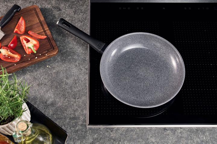 Actual product image Zwilling - Terreno Plus Fry Pan - Gray - 24 cm (24 cm, Frying pan, Aluminium)