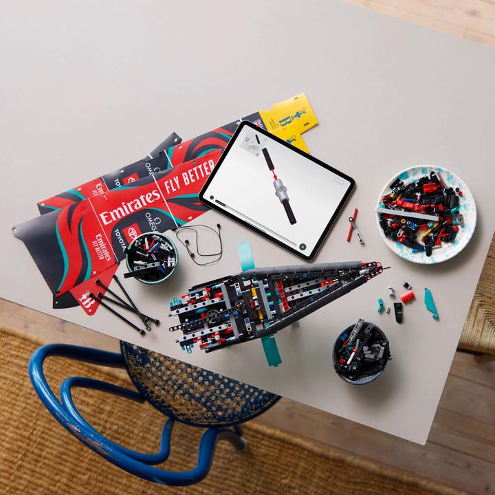 Produktbild LEGO Emirates Team New Zealand AC75 Rennjacht (42174, LEGO Technic)
