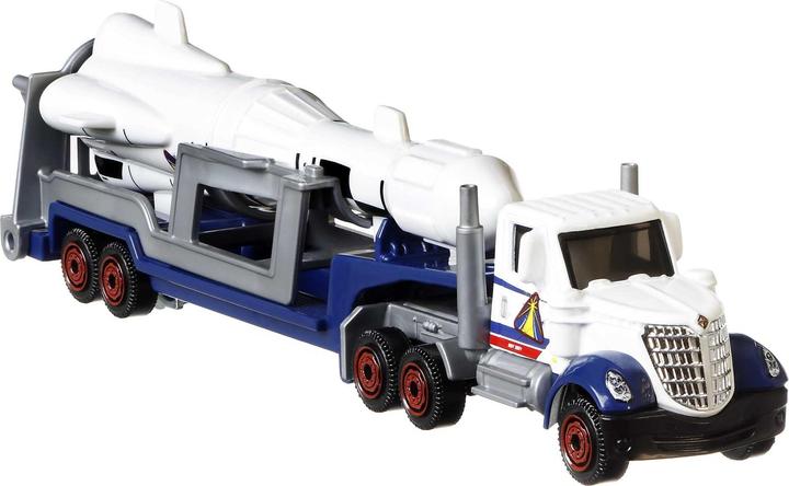Actual product image Matchbox Super Convoy range, articulated lorry with detachable semi-trailer, one additional vehicle