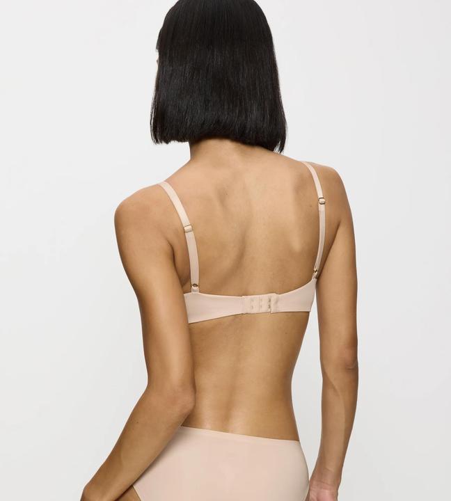 Image du produit Triumph Essentiels pour le maquillage du corps WP (80 C, Une unité par pack)