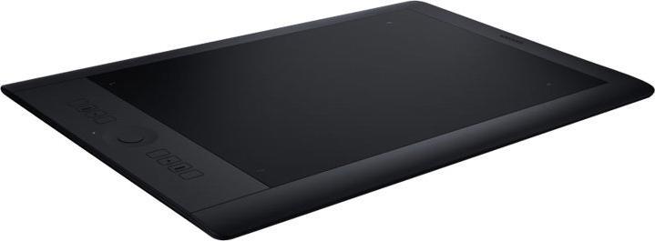 Actual product image Wacom Intuos Pro M, South (5080 lpi)