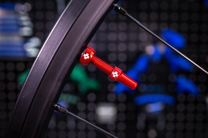 Produktbild Muc-Off V2 Tubeless Ventil Kit 60mm