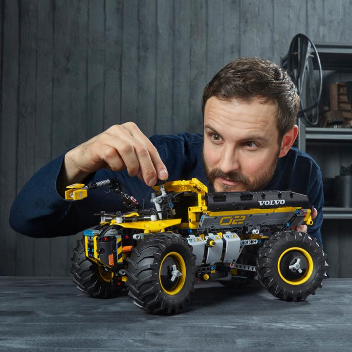 Image du produit LEGO Le tractopelle Volvo Concept ZEUX (42081, LEGO Technic)