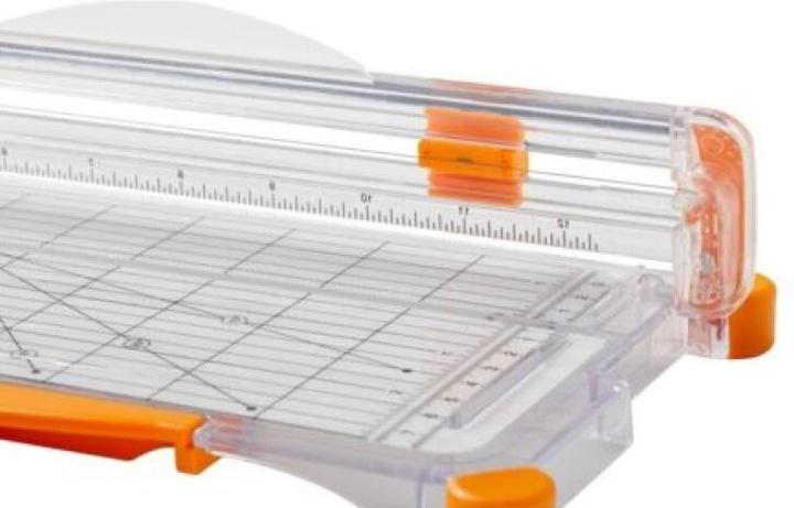 Actual product image Fiskars Schneidemaschine (10 Sheets, A4, A3)