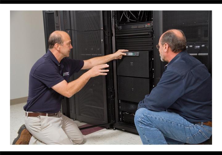 Produktbild APC Scheduled 5X8 Assembly&Power-Up Serv
